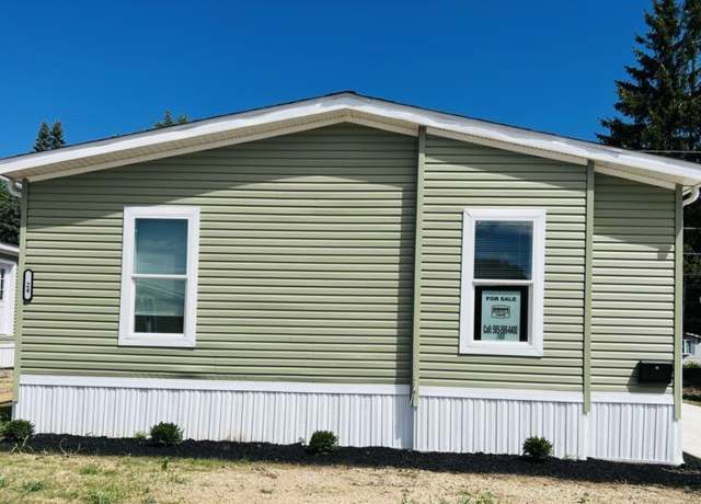 Property at 24 Penview Dr, Rochester, NY 14625, 4 beds, 2 baths