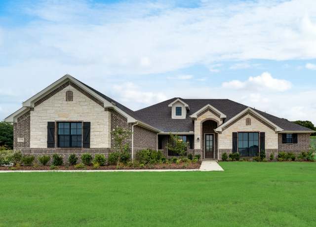 Property at 1210 Julian Dr, Van Alstyne, TX 75495, 3 beds, 3 baths