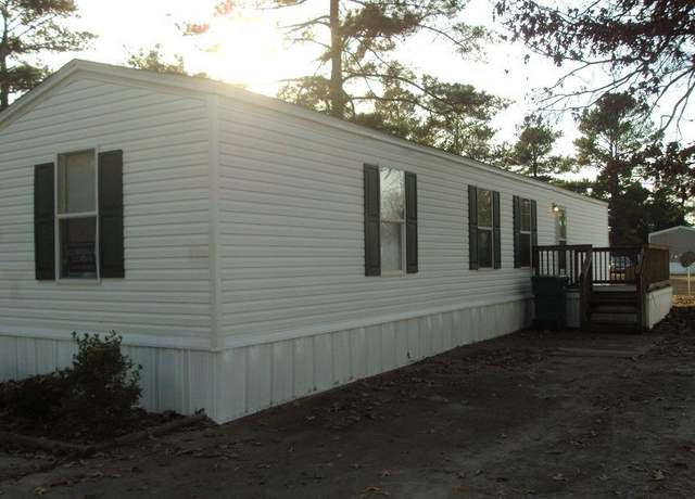 Property at 1418 E Vince Cir, Florence, SC 29505, 3 beds, 2 baths