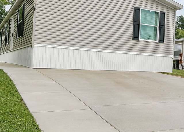 Property at 237 Sweetbriar Dr, Batavia, OH 45103, 3 beds, 2 baths