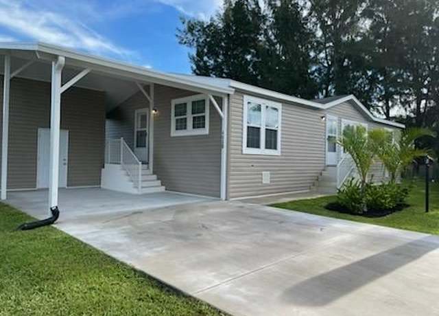 Property at 4030 Christopher Cir #801, Lake Worth, FL 33463, 3 beds, 2 baths
