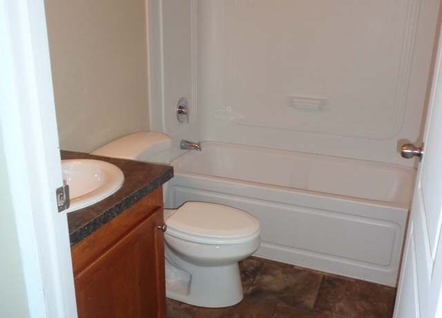 Property at 802 E County Line Rd Unit 207-DES, Des Moines, IA 50320, 3 beds, 2 baths