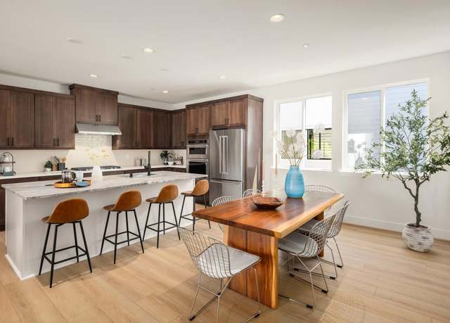 Property at 10824 120th Ln Unit B, Kirkland, WA 98033, 4 beds, 3.5 baths