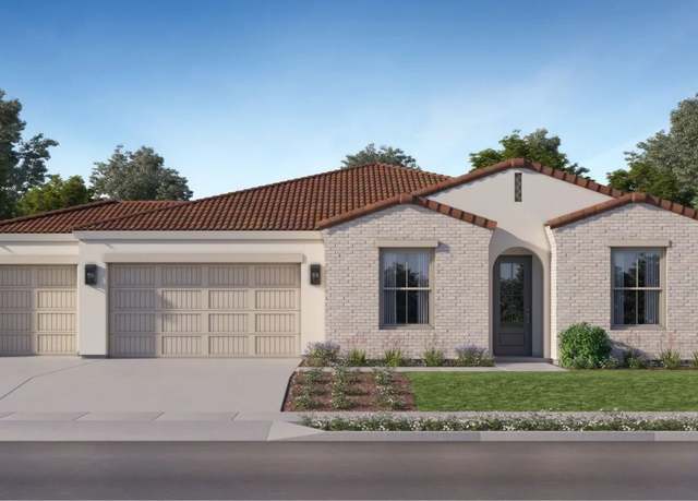 Property at 1095 Summit Way W, Madera, CA 93636, 4 beds, 3 baths