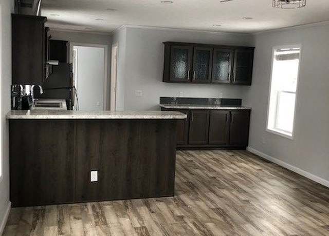 Property at 802 E County Line Rd Unit 11-DES, Des Moines, IA 50320, 3 beds, 2 baths