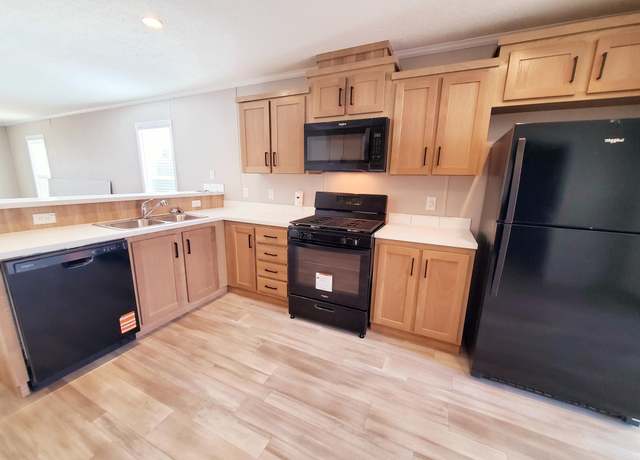 Property at 9618 Cape Cod Dr #1330, Fair Haven, MI 48023, 3 beds, 2 baths