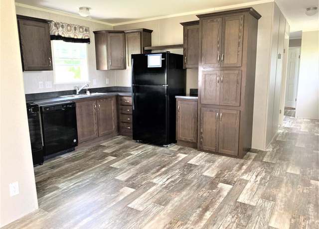 Property at 6543 N Hampshire Dr, Holly, MI 48442, 4 beds, 2 baths