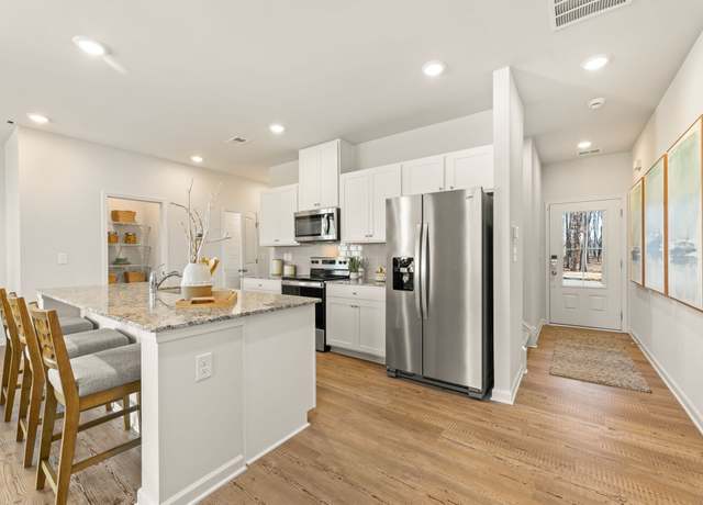 Property at 7309 Mulberry Trace Ln, Flowery Branch, GA 30542, 3 beds, 2.5 baths