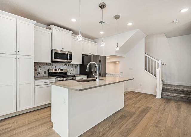 Property at 844 Beckton Hts, Colorado Springs, CA 90807, 2 beds, 2.5 baths