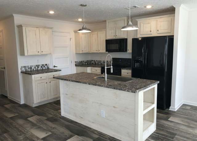 Property at 309 Eland Dr #309, North Fort Myers, FL 33917, 3 beds, 2 baths