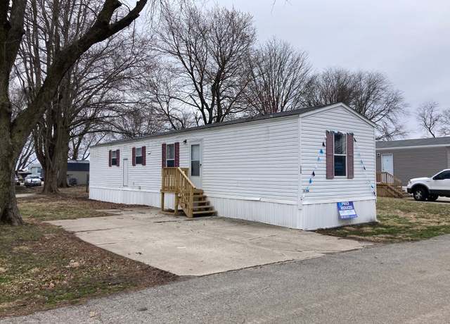 Property at 128 Oren Ln #128, Galesburg, IL 61401, 3 beds, 1 bath