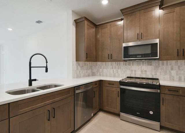 Property at 7557 Laureate Blvd #6301, Orlando, FL 32827, 2 beds, 2 baths