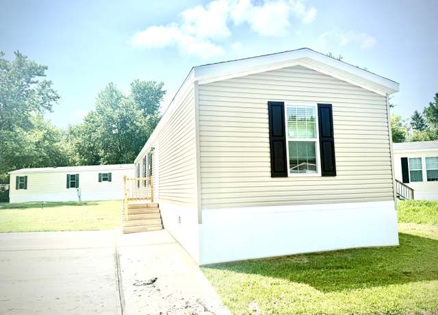 Property at 6522 Halcomb Cir S, Indianapolis, IN 46241, 2 beds, 2 baths