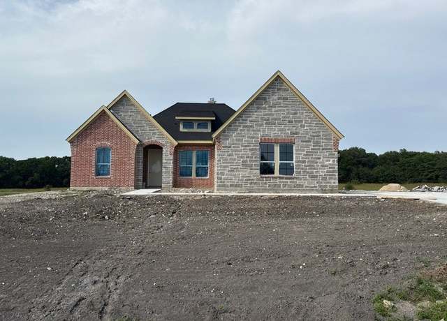 Property at 1430 Julian Dr, Van Alstyne, TX 75495, 4 beds, 3 baths