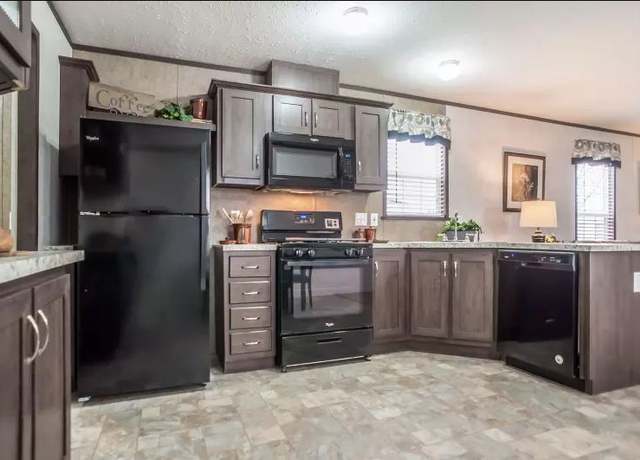 Property at 21008 Claudette Site #692, Macomb, MI 48044, 3 beds, 2 baths