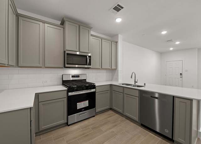 Property at 2750 Mariposa Creek Dr #4, Rosharon, TX 77583, 3 beds, 2.5 baths