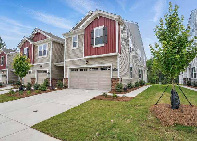 Property at 2021 Vinyasa Ln, Charlotte, NC 28215, 3 beds, 2.5 baths