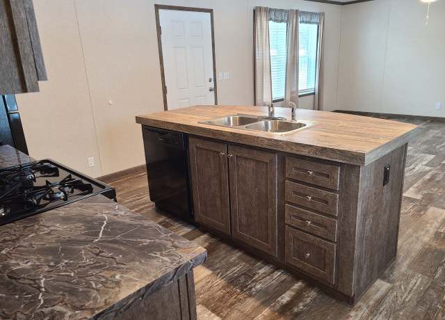 Property at 3254 Spring Hill Ct, Muskegon, MI 49444, 3 beds, 2 baths