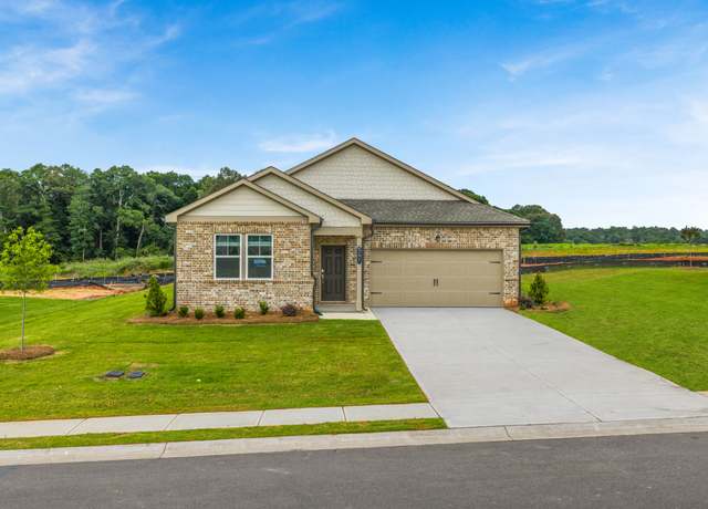 Property at 207 Overton Dr, Perry, GA 31069, 3 beds, 2 baths