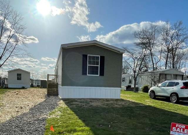 Property at 27 Skyline Dr #27, Tarentum, PA 15084, 3 beds, 3 baths