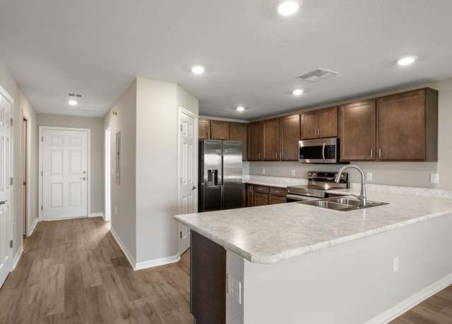 Property at 325 Wharf Way, Winter Haven, FL 33881, 3 beds, 2 baths