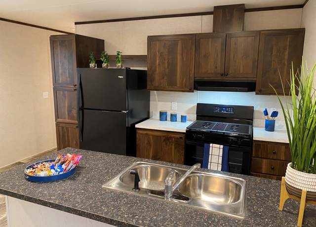 Property at 150 Highway 10 North Site #309, Stcloud, MN 56304, 3 beds, 2 baths