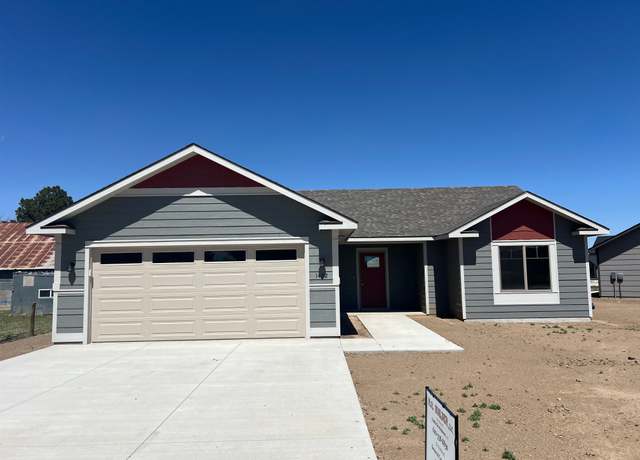 Property at 1402 Marboeuf Blvd, Dodge City, KS 67801, 3 beds, 2 baths