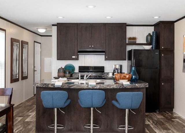 Property at 21416 Petite Drive Site #298, Macomb, MI 48044, 3 beds, 2 baths