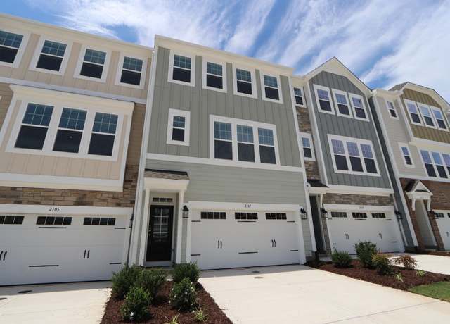 Property at 2707 Hunter Woods Dr, Apex, NC 27502, 4 beds, 3.5 baths