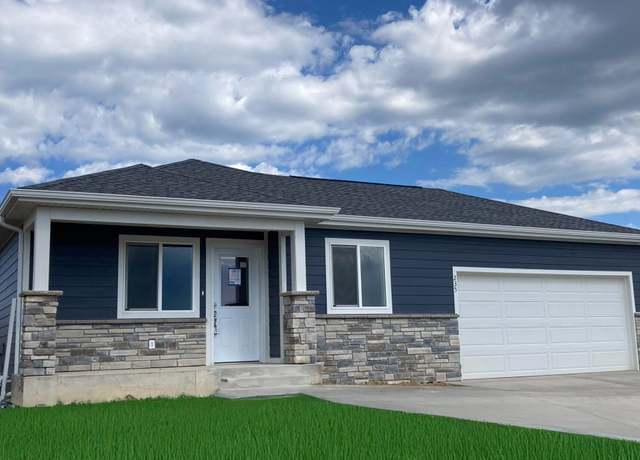Property at 235 N Valley Dr, Rapid City, SD 57703, 3 beds, 2 baths