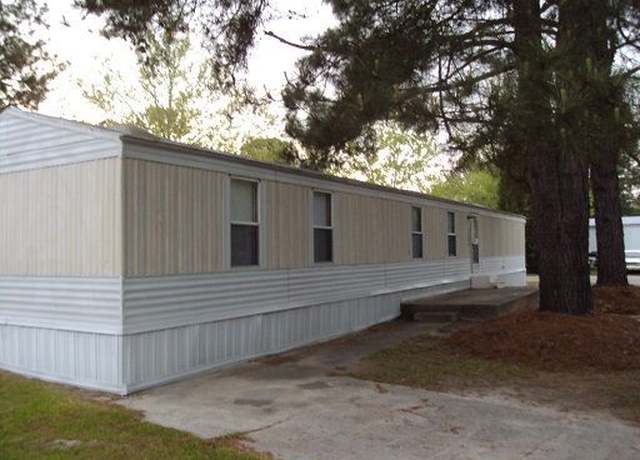 Property at 1507 E Gladys Cir, Florence, SC 29505, 3 beds, 2 baths