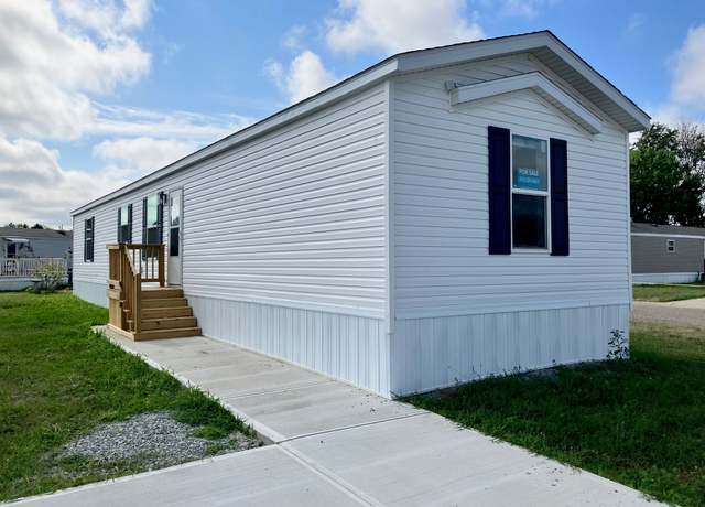 Property at 800 Cottonwood Ln Unit COT800, Rochester, IN 46975, 3 beds, 2 baths