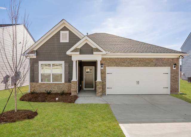 Property at 111 Depot Cir, Greenwood, SC 29646, 3 beds, 2 baths