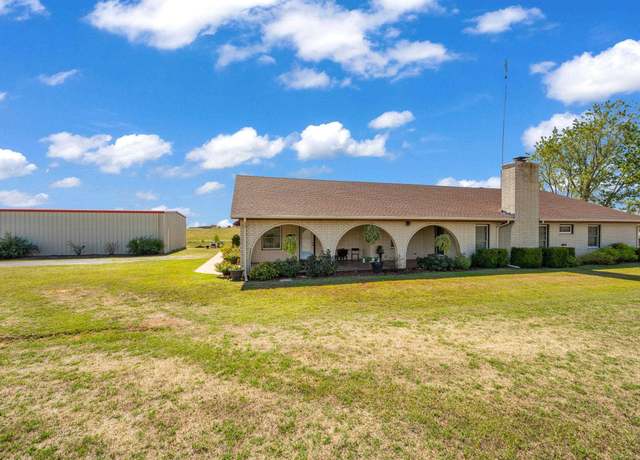 Property at 2830 E Ballpark Rd, Marlow, OK 73055, 3 beds, 2 baths