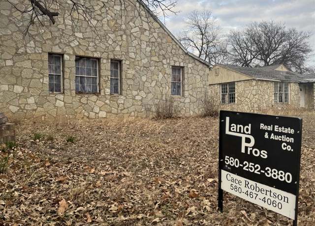 Property at 410 E B, Waurika, OK, 4 beds, 1 bath