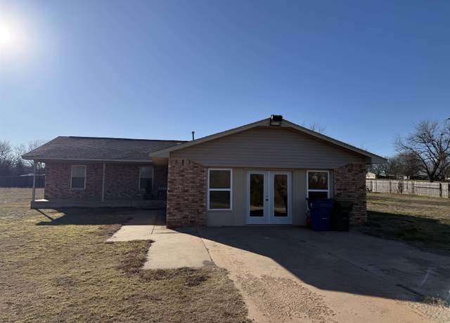 Property at 416 E Cheyenne St, Marlow, OK 73055, 3 beds, 2 baths
