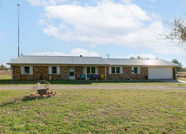 Property at 733 State Hwy 17, Rush Springs, OK 73082, 4 beds, 3 baths