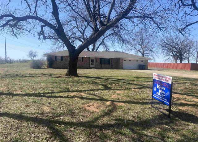 Property at 301 N 9th St, Marlow, OK 73055, 3 beds, 1.5 baths