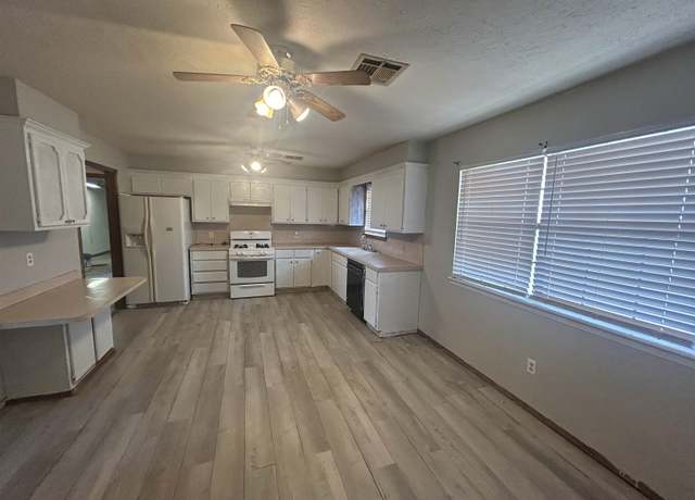 Property at 273474 W Broncho, Marlow, OK 73055, 3 beds, 2 baths