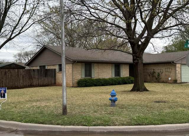 Property at 2001 Woodrock, Duncan, OK 73533, 3 beds, 2 baths