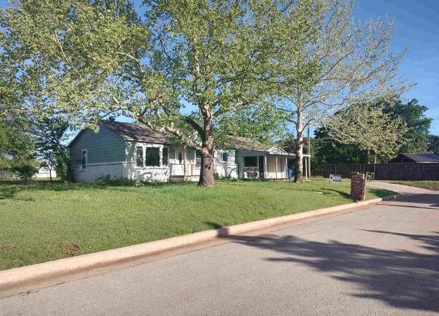 Property at 2002 Townsend, Duncan, OK 73533, 3 beds, 2 baths