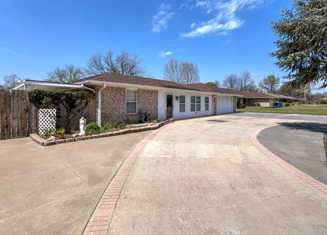 Property at 1713 Wilshire Dr, Duncan, OK 73533, 4 beds, 3 baths