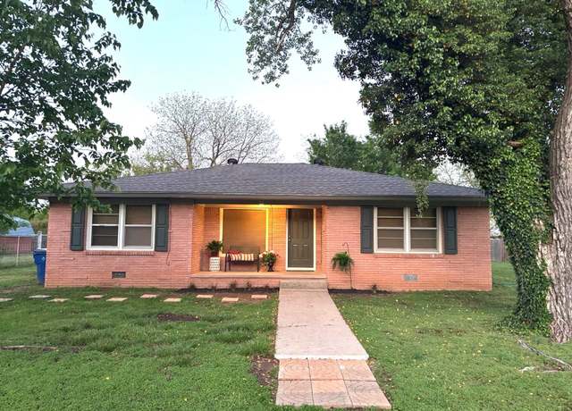 Property at 102 N Hamilton St, Duncan, OK 73533, 3 beds, 2 baths