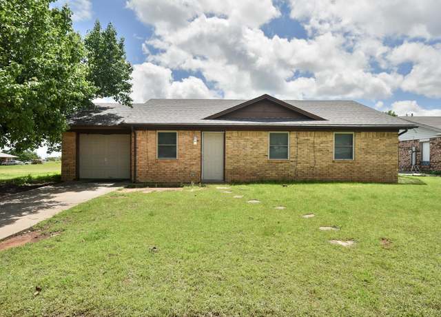 Property at 104 Chickasaw, Comanche, OK 73529, 3 beds, 1.5 baths