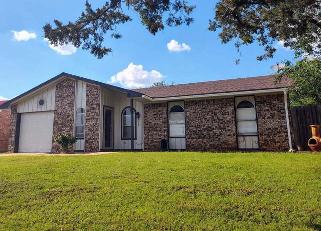 Property at 617 Meadow Ln, Frederick, OK 73452, 3 beds, 1 bath