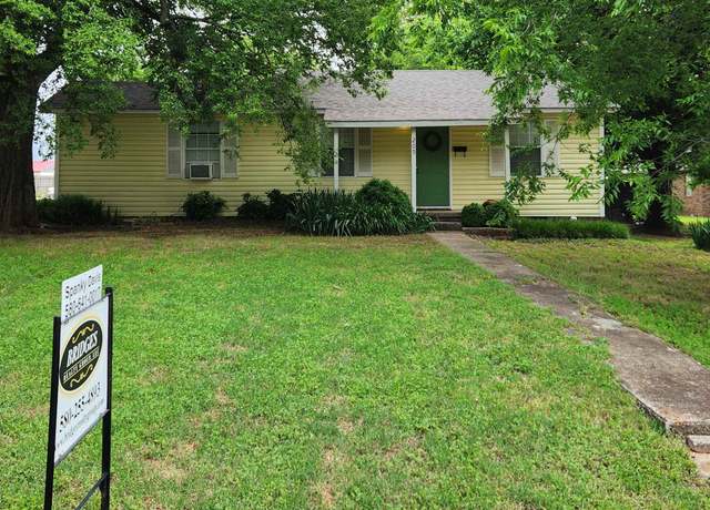 Property at 209 E Seminole, Marlow, OK 73055, 2 beds, 1.5 baths