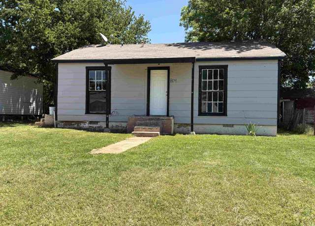 Property at 804 N C St, Duncan, OK 73533, 2 beds, 1 bath