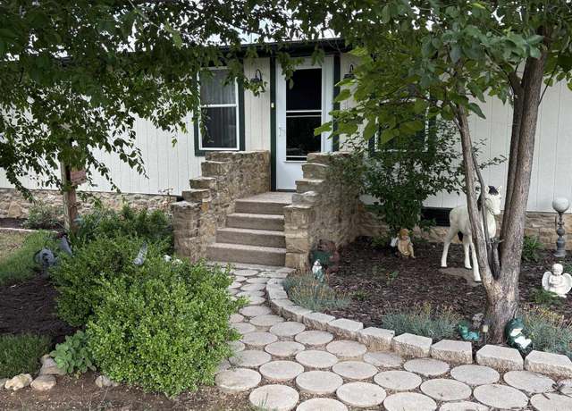 Property at 296777 E 1680 Rd, Duncan, OK 73533, 3 beds, 2 baths