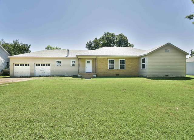 Property at 1204 N 12th, Duncan, OK 73533, 3 beds, 2.5 baths