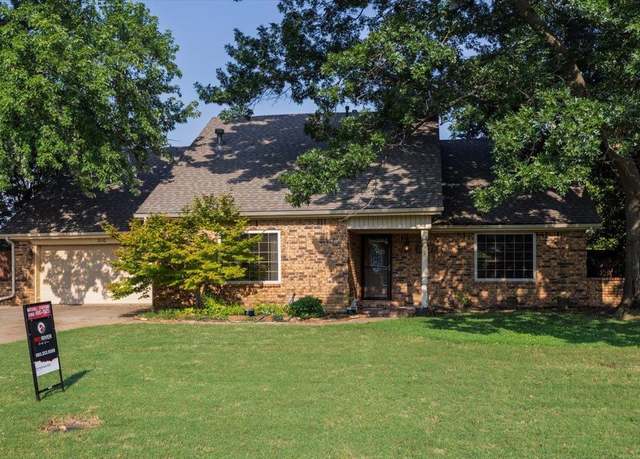 Property at 2110 W Club, Duncan, OK 73533, 3 beds, 2.5 baths